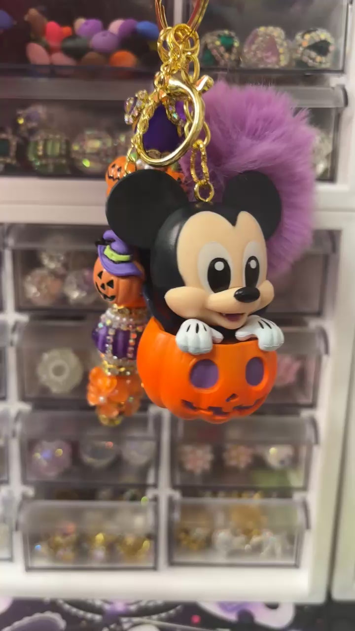 MM pumpkin keychain